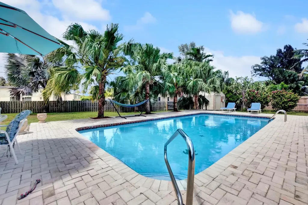 161 Cayman Drive Palm Springs FL 33461