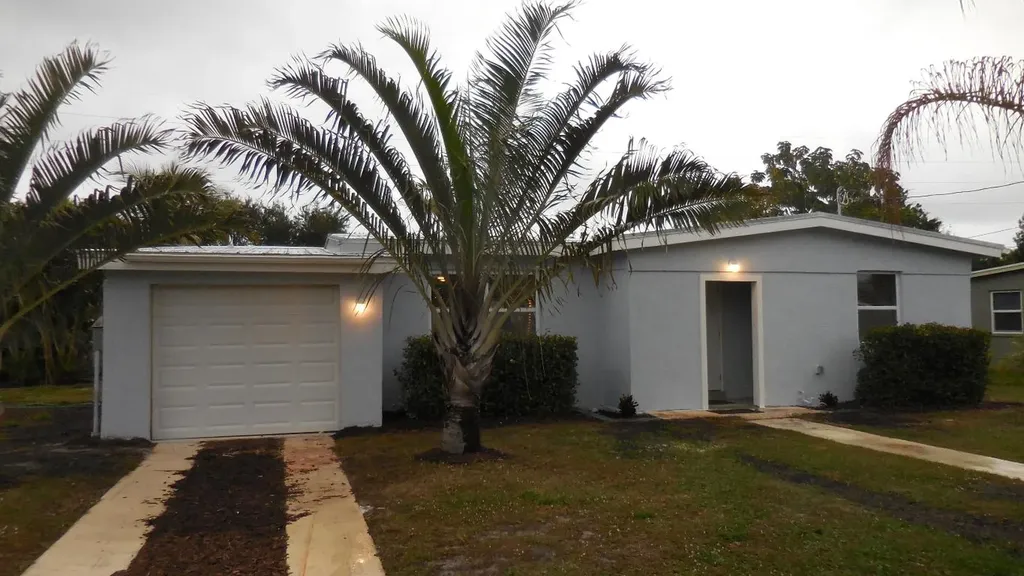 2118 Sunrise Drive SW Vero Beach FL 32962