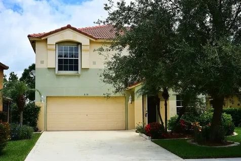 818 NW Greenwich Court Port St Lucie FL 34983