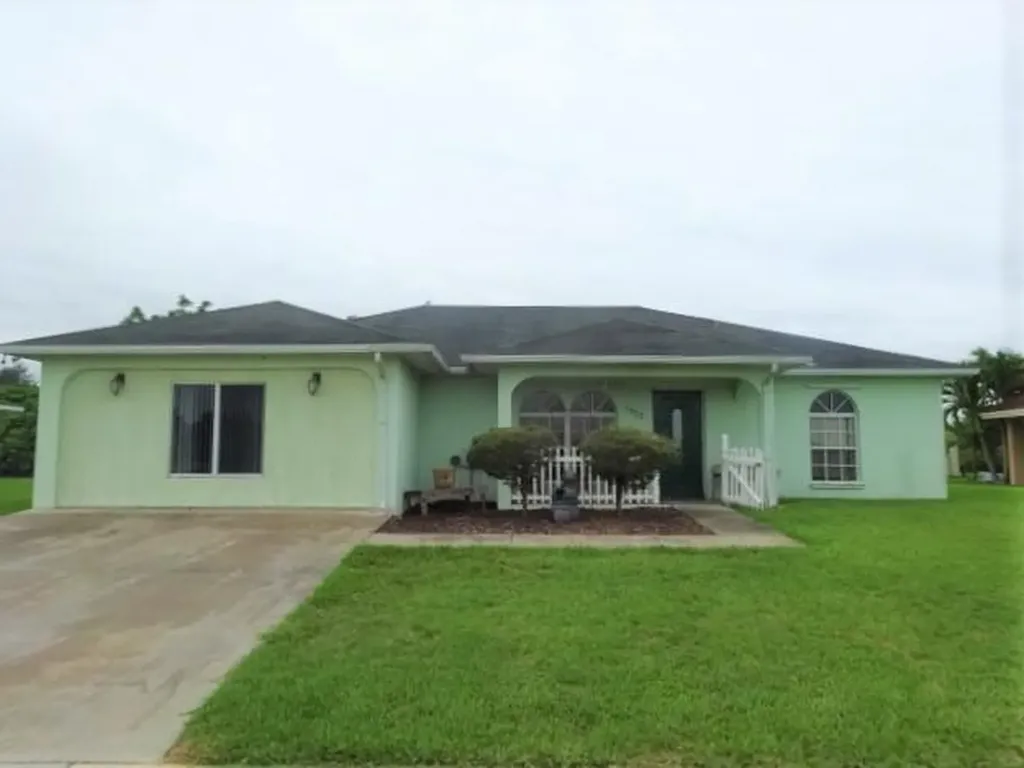 1023 W Aztec Avenue Clewiston FL 33440