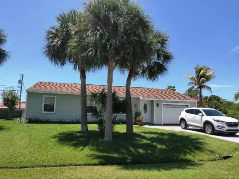 2284 SE Mandrake Circle Port St Lucie FL 34952