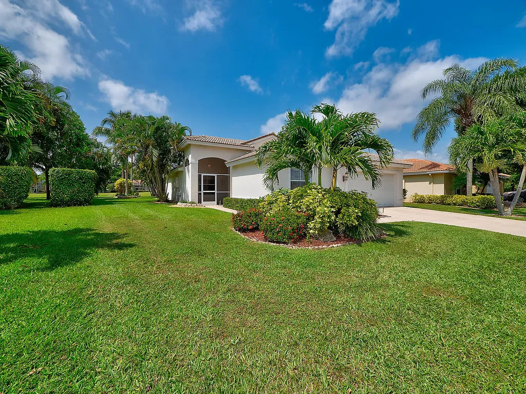 6094 Las Colinas Circle Lake Worth FL 33463