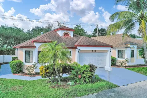 927 W Maple Street North Lauderdale FL 33068