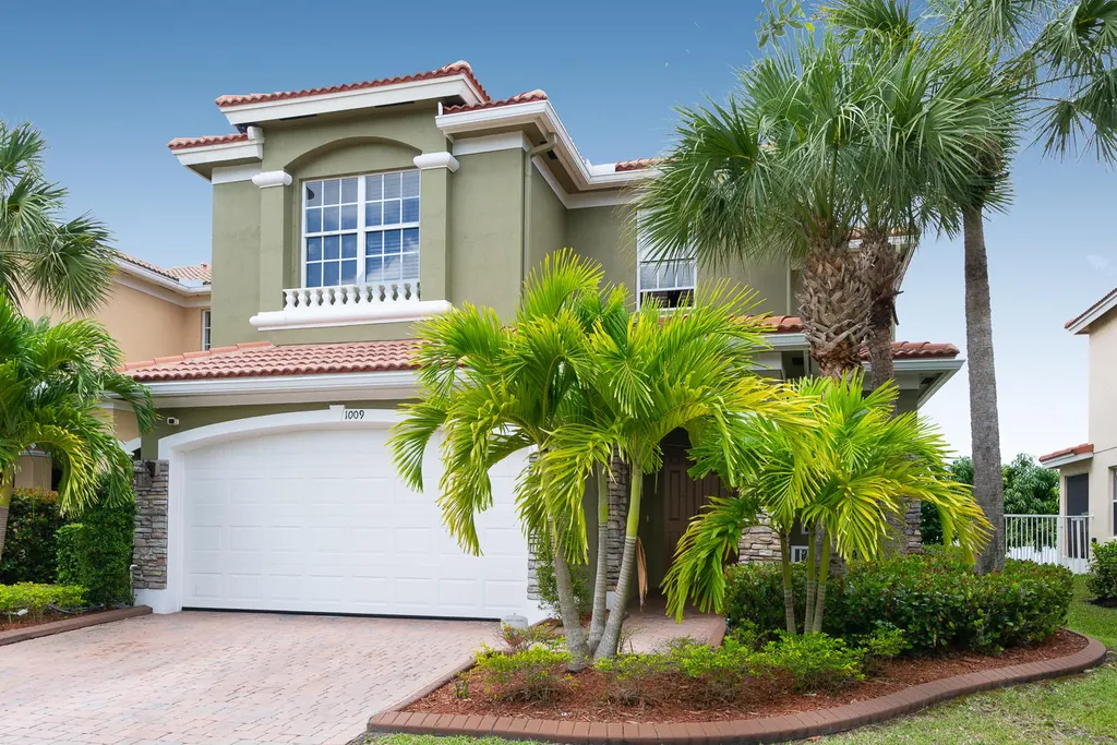 1009 NW Leonardo Circle Port St Lucie FL 34986