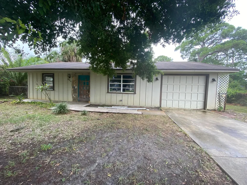 574 NW Sherbrooke Avenue Port St Lucie FL 34983