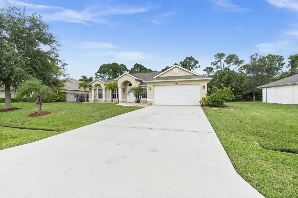 1981 SE Dock Street Port St Lucie FL 34952