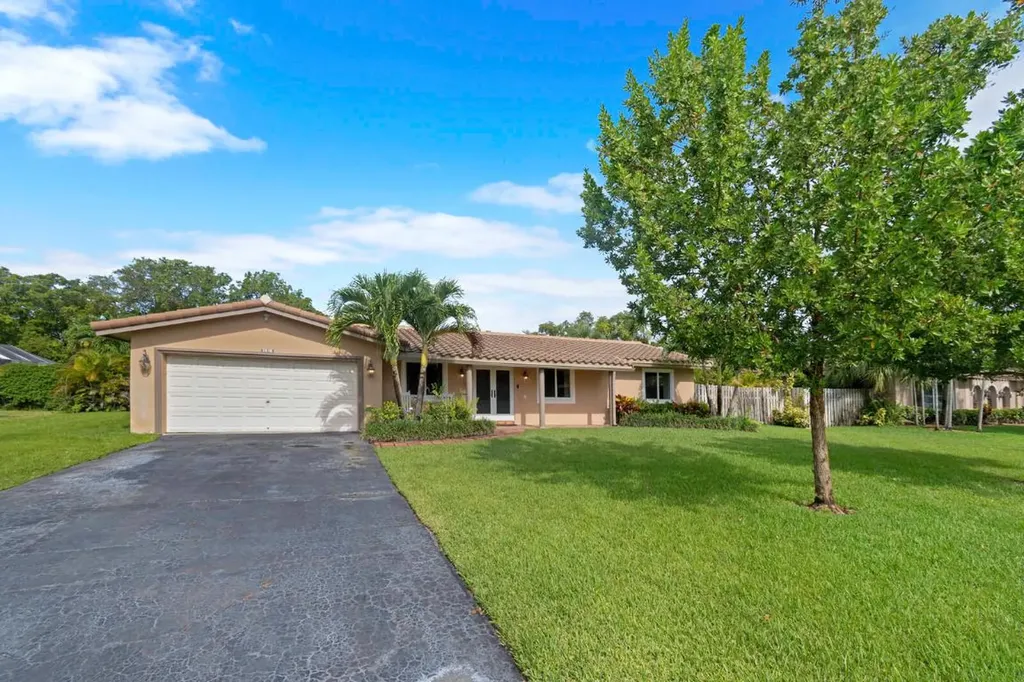 3212 NW 90th Avenue Coral Springs FL 33065