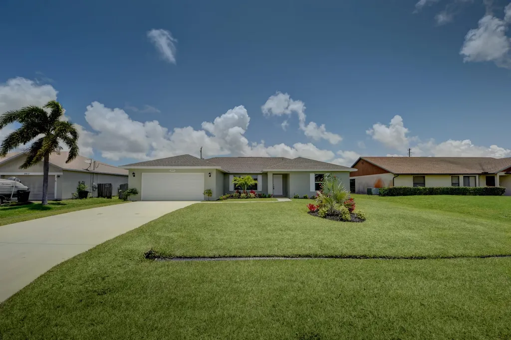 2025 SE Camden Street Port St Lucie FL 34952