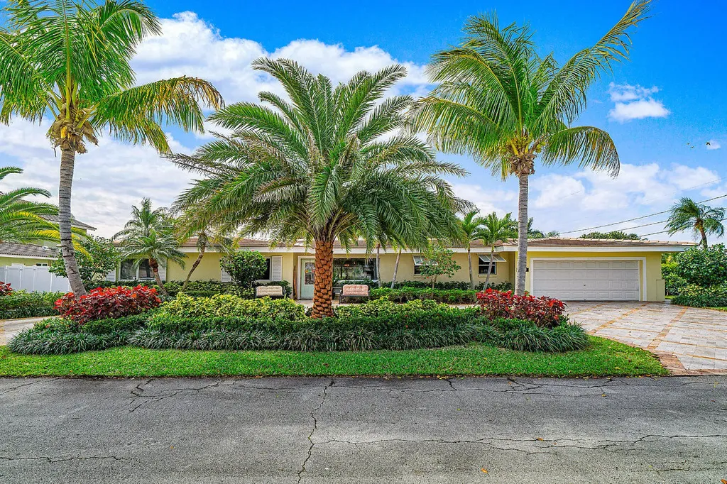2816 NE 33rd Street Lighthouse Point FL 33064