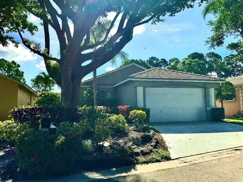 153 Harbor Lake Circle Greenacres FL 33413
