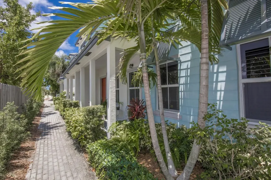 702 2nd Avenue N Lake Worth Beach FL 33460