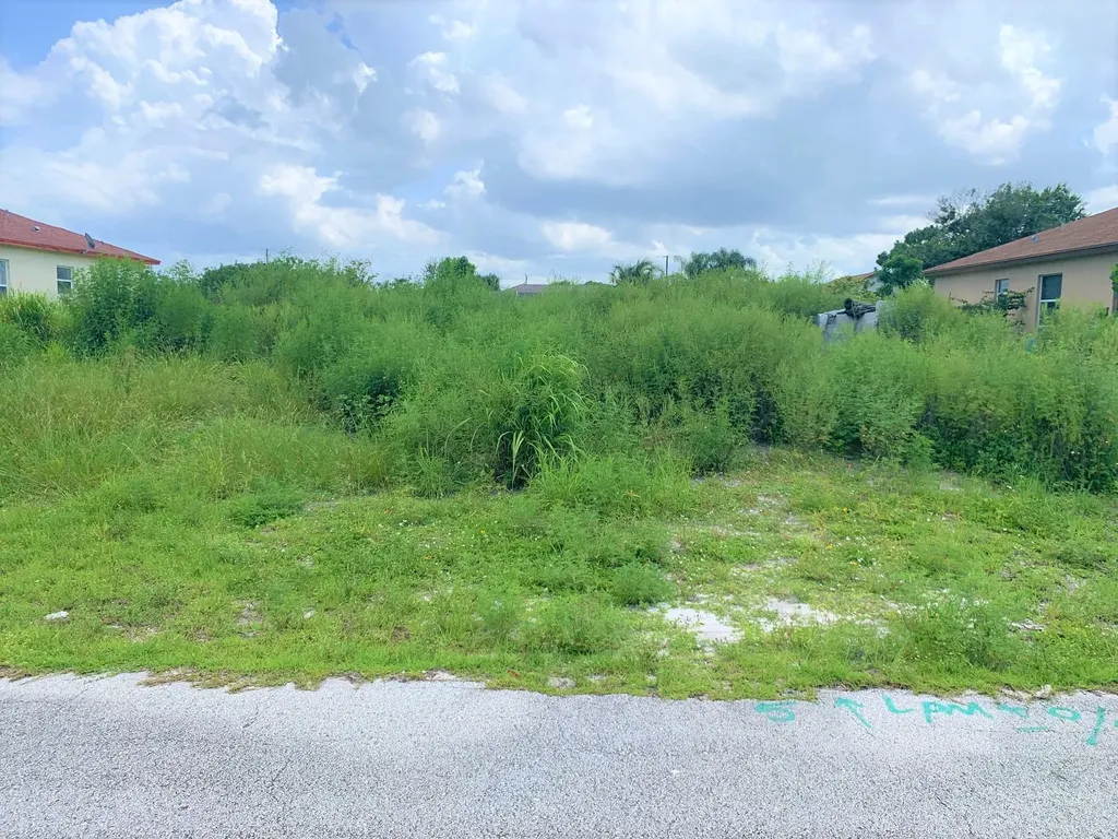 682 SW Fair Avenue Port St Lucie FL 34953