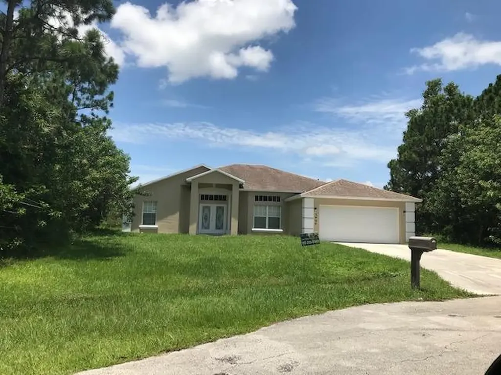 5494 NW Brent Court Port St Lucie FL 34986