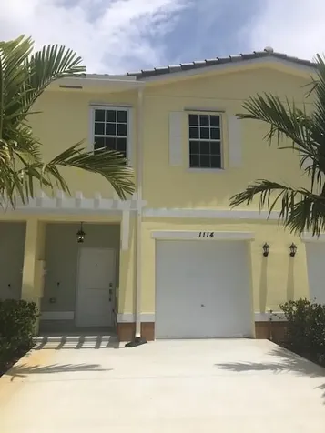 1114 NW 40th Terrace Lauderhill FL 33313
