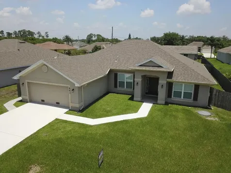 543 SW Lakota Avenue Port St Lucie FL 34953