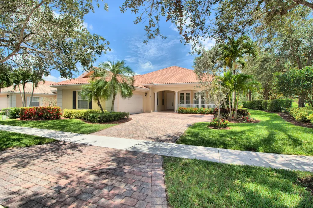 8009 Inagua Lane Wellington FL 33414