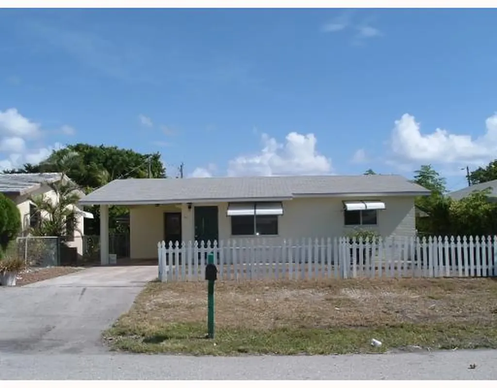 611 W Broward Street Lantana FL 33462