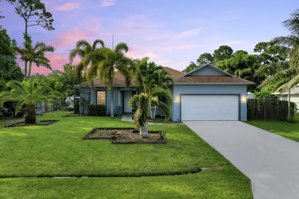 1541 SW Latshaw Avenue Port St Lucie FL 34953