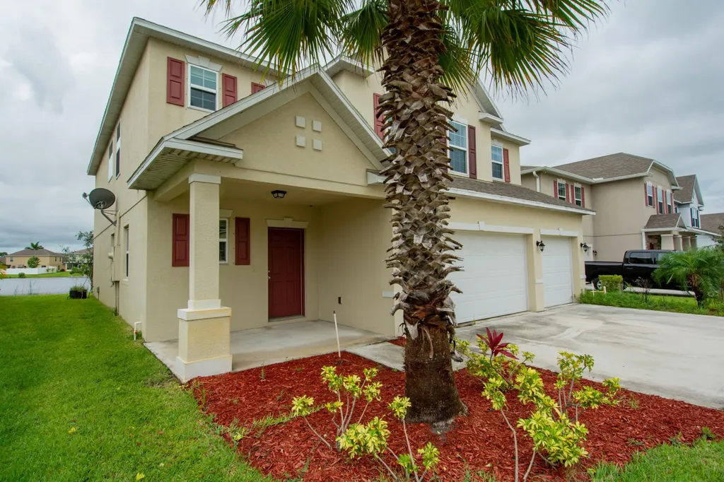 5316 NW Wisk Fern Circle Port St Lucie FL 34986