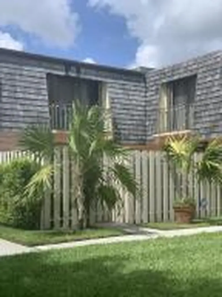 139 Lake Arbor Drive Palm Springs FL 33461