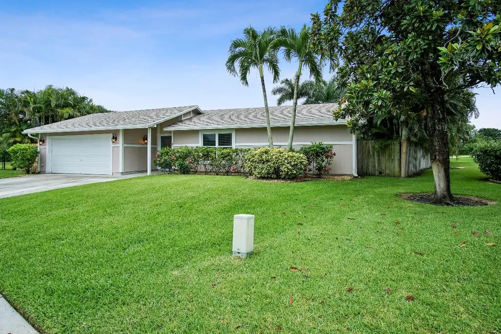 1668 Old Cypress Trail Wellington FL 33414