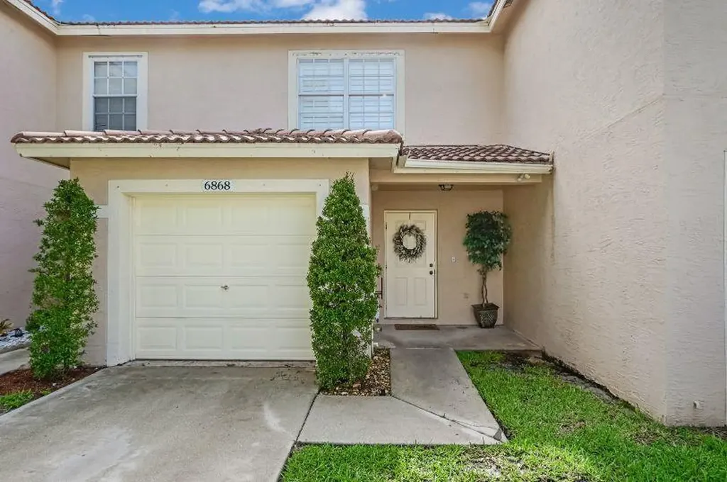 6868 Willow Creek Run Lake Worth FL 33463