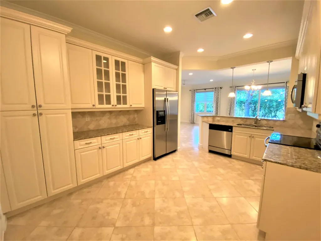 132 W Prive Circle Delray Beach FL 33445