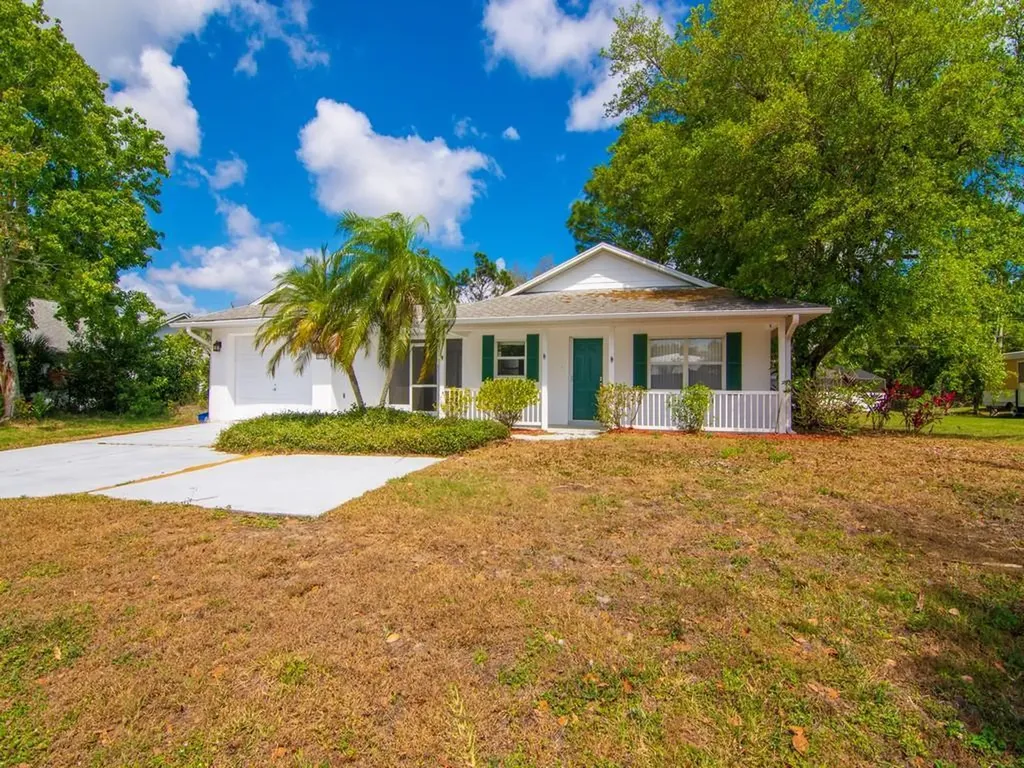 832 Vocelle Avenue Sebastian FL 32958