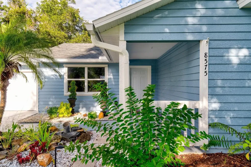 8575 101st Avenue Vero Beach FL 32967