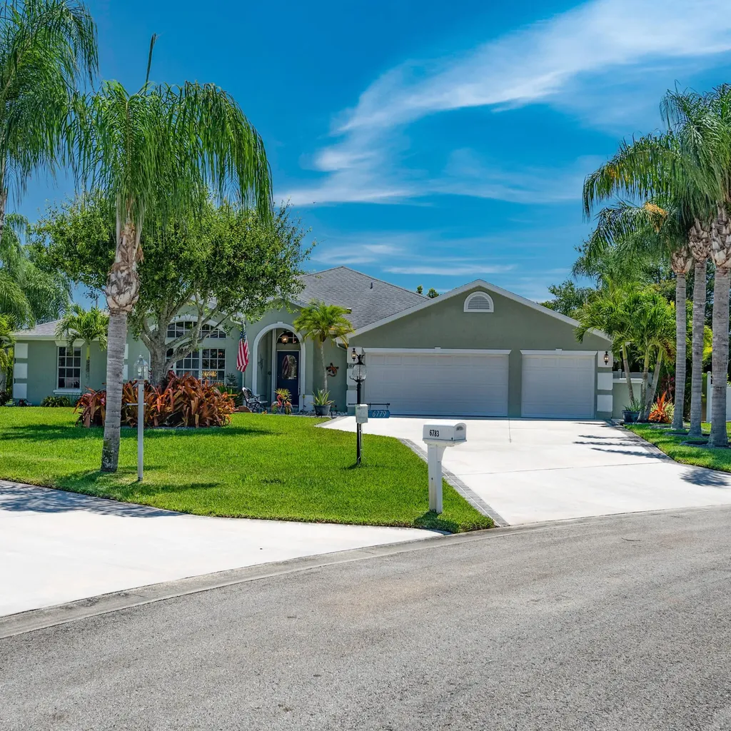 6779 Dickinson Terrace Port St Lucie FL 34952