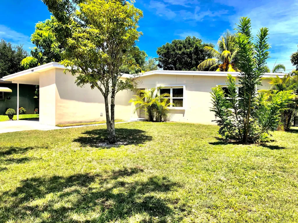 764 Hibiscus Drive Royal Palm Beach FL 33411