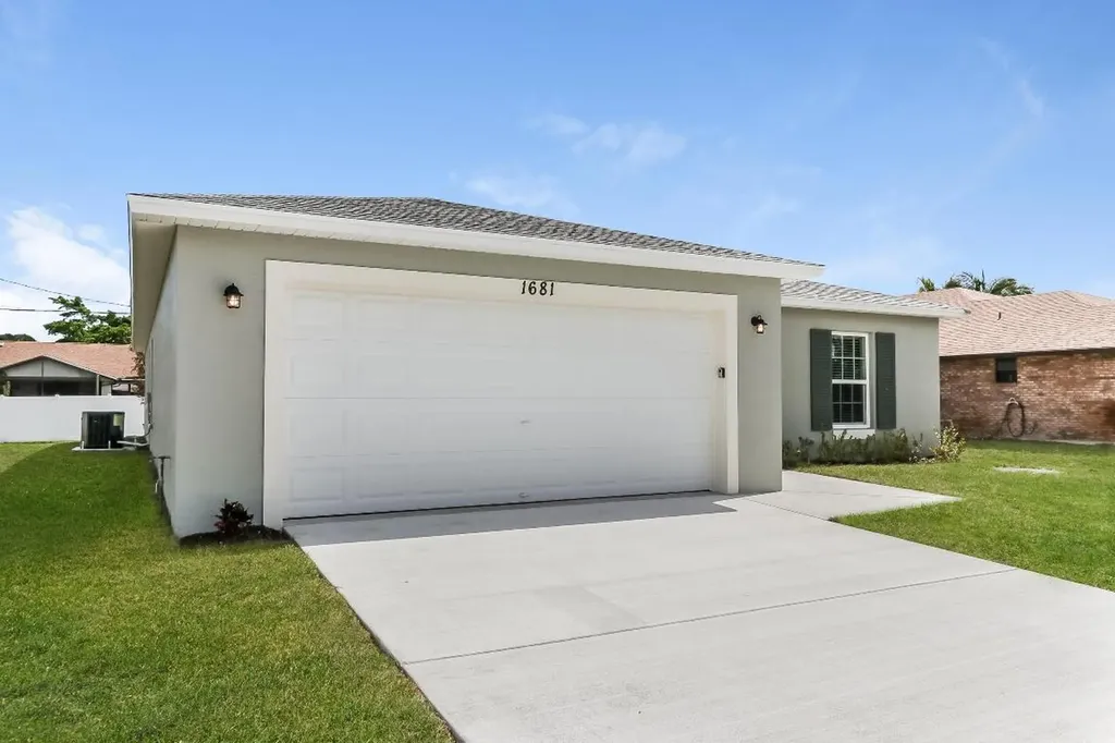 1681 SE Mariner Lane Port St Lucie FL 34983