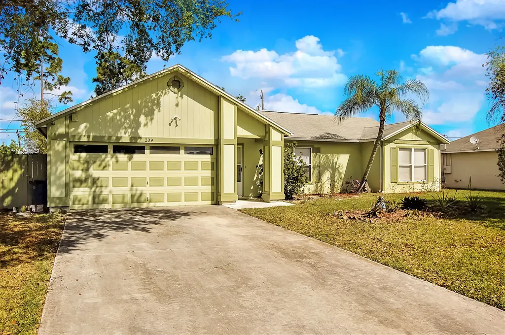 209 SW Kestor Drive Port St Lucie FL 34953