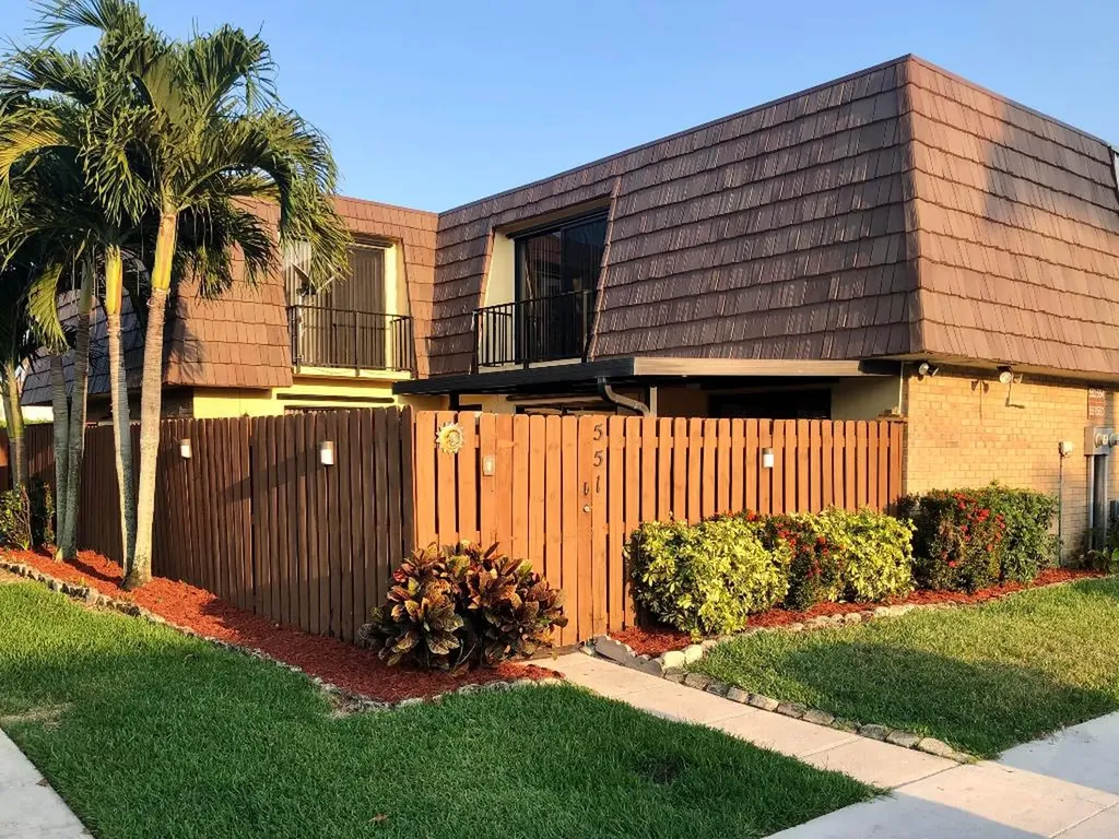 551 Springdale Circle Palm Springs FL 33461