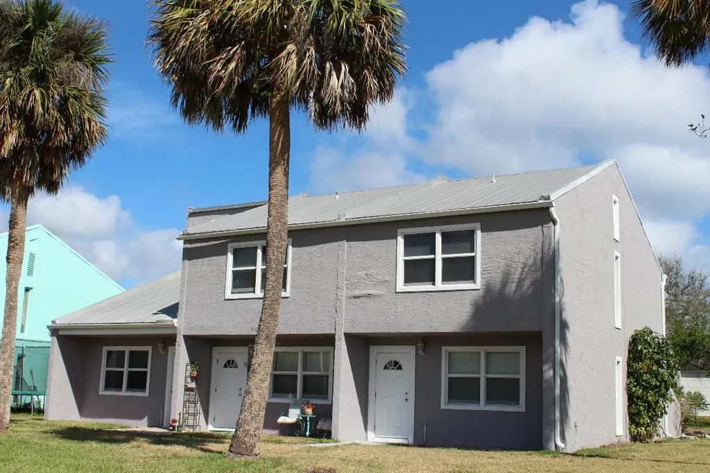 912 Shorewinds Drive Hutchinson Island FL 34949