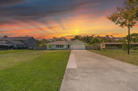 6681 Hillside Lane Lake Worth FL 33462