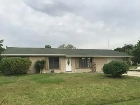 202 SE Wallace Terrace Port St Lucie FL 34983