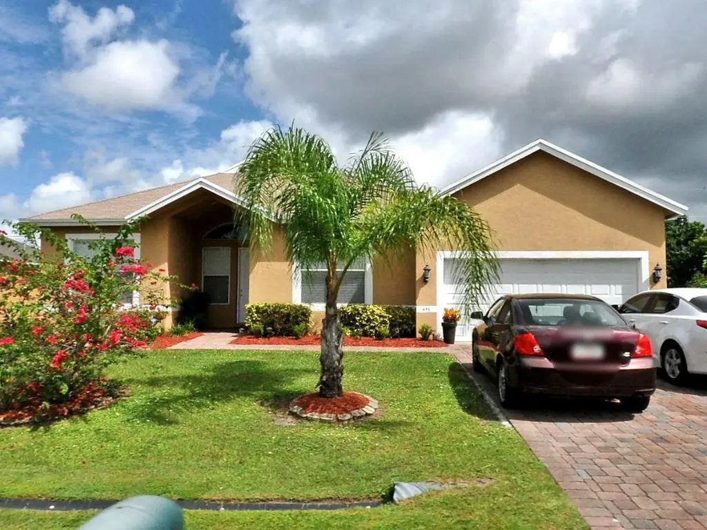 691 SW Mccomb Avenue Port St Lucie FL 34953