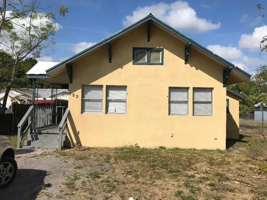 123 N 14th Street Fort Pierce FL 34950