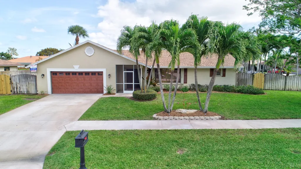 17766 Oakwood Avenue Boca Raton FL 33487