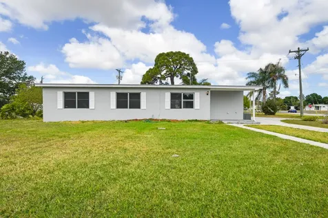 101 SE Solaz Avenue Port St Lucie FL 34983