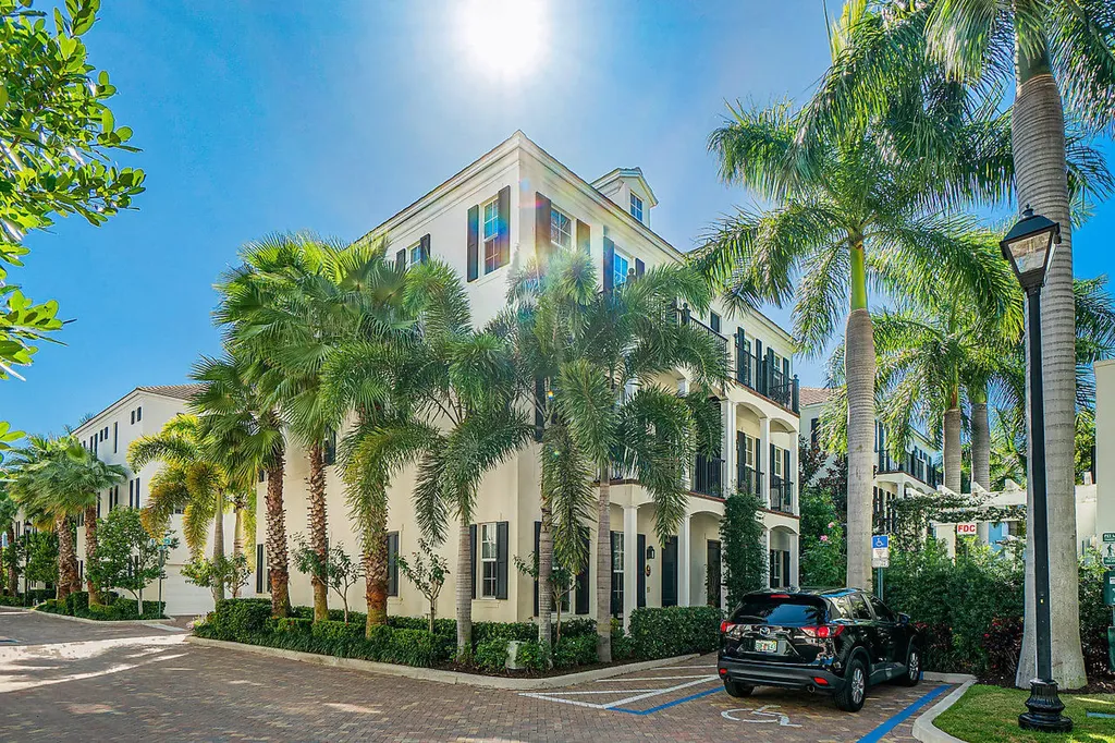 125 Lily Lane Delray Beach FL 33444
