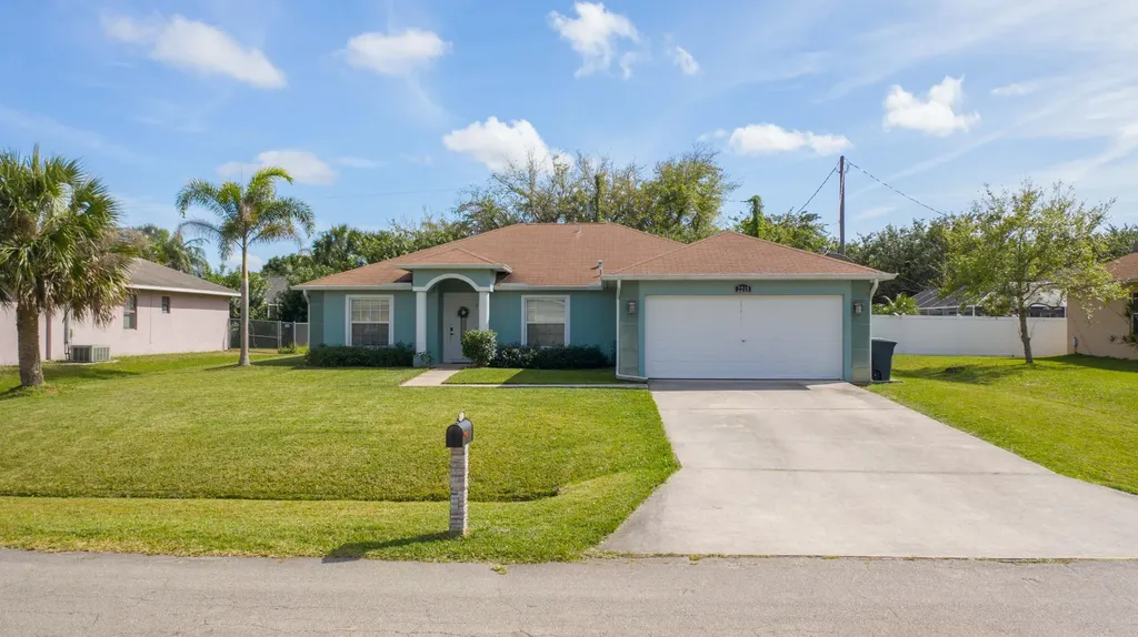 2218 SE Marsh Avenue Port St Lucie FL 34952