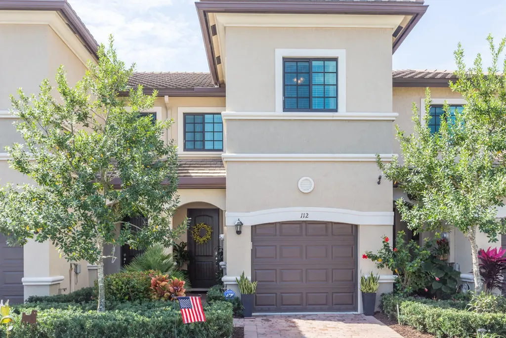 4230 N Dixie Highway Oakland Park FL 33334