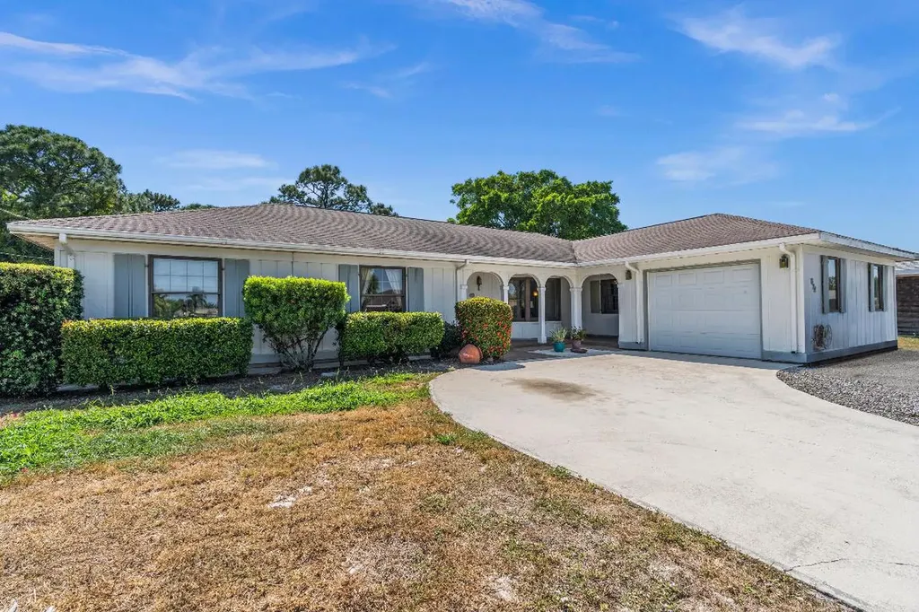 672 SE Essex Drive Port St Lucie FL 34984