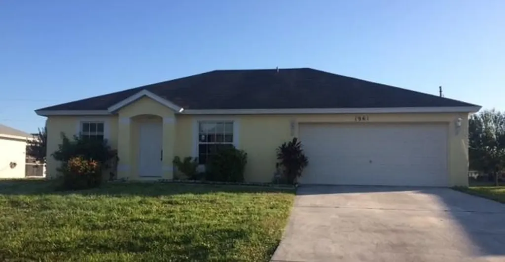 1961 SW Sylvester Lane Port St Lucie FL 34984