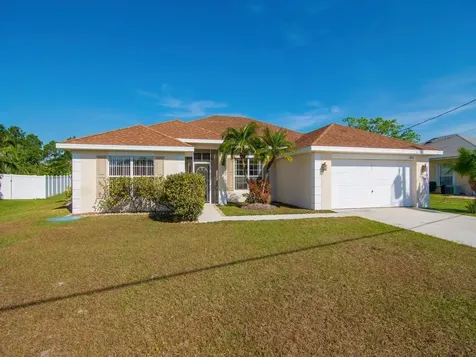 5876 NW Dowse Street Port St Lucie FL 34986