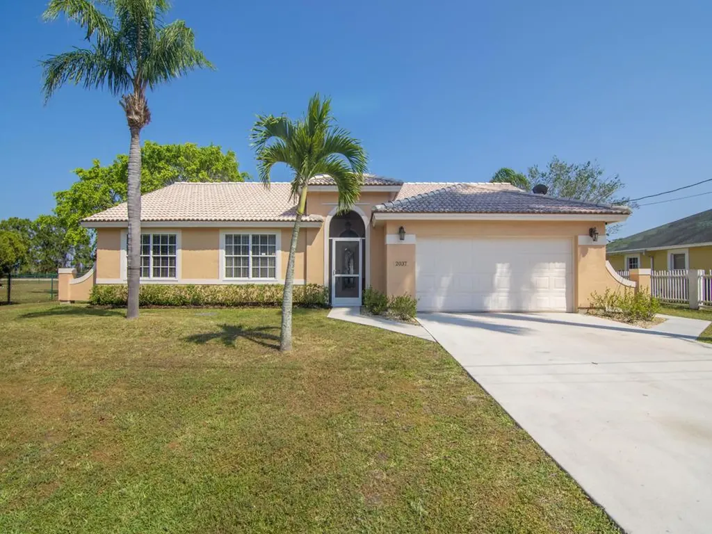 2037 SE North Blackwell Drive Port St Lucie FL 34952