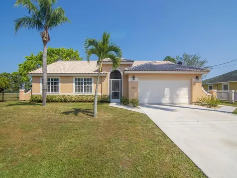 2037 SE North Blackwell Drive Port St Lucie FL 34952