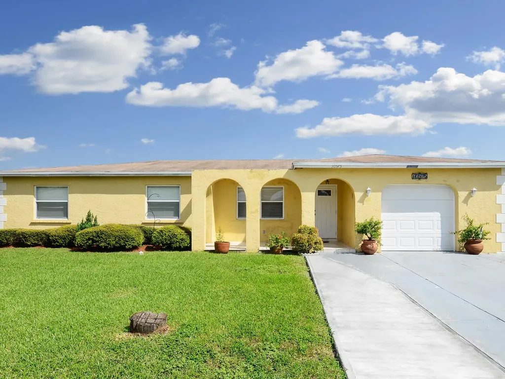 10575 Ermine Avenue Boca Raton FL 33428